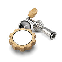 Flow-Control für E61 Siebträgermaschine und Drehrad auf weißem Hintergrund