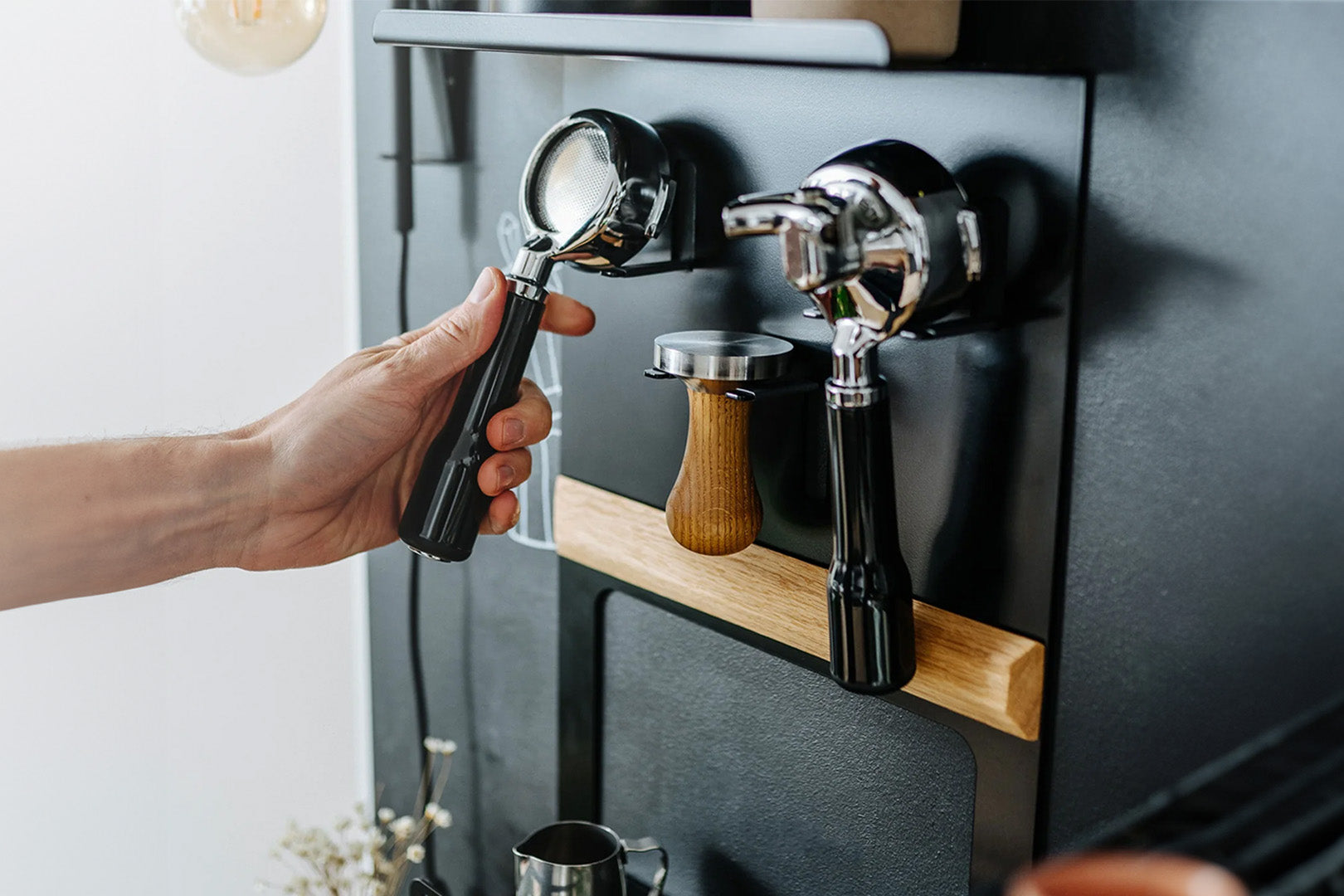 FLATE Barista Regal für Siebträger, Tamper & Zubehör