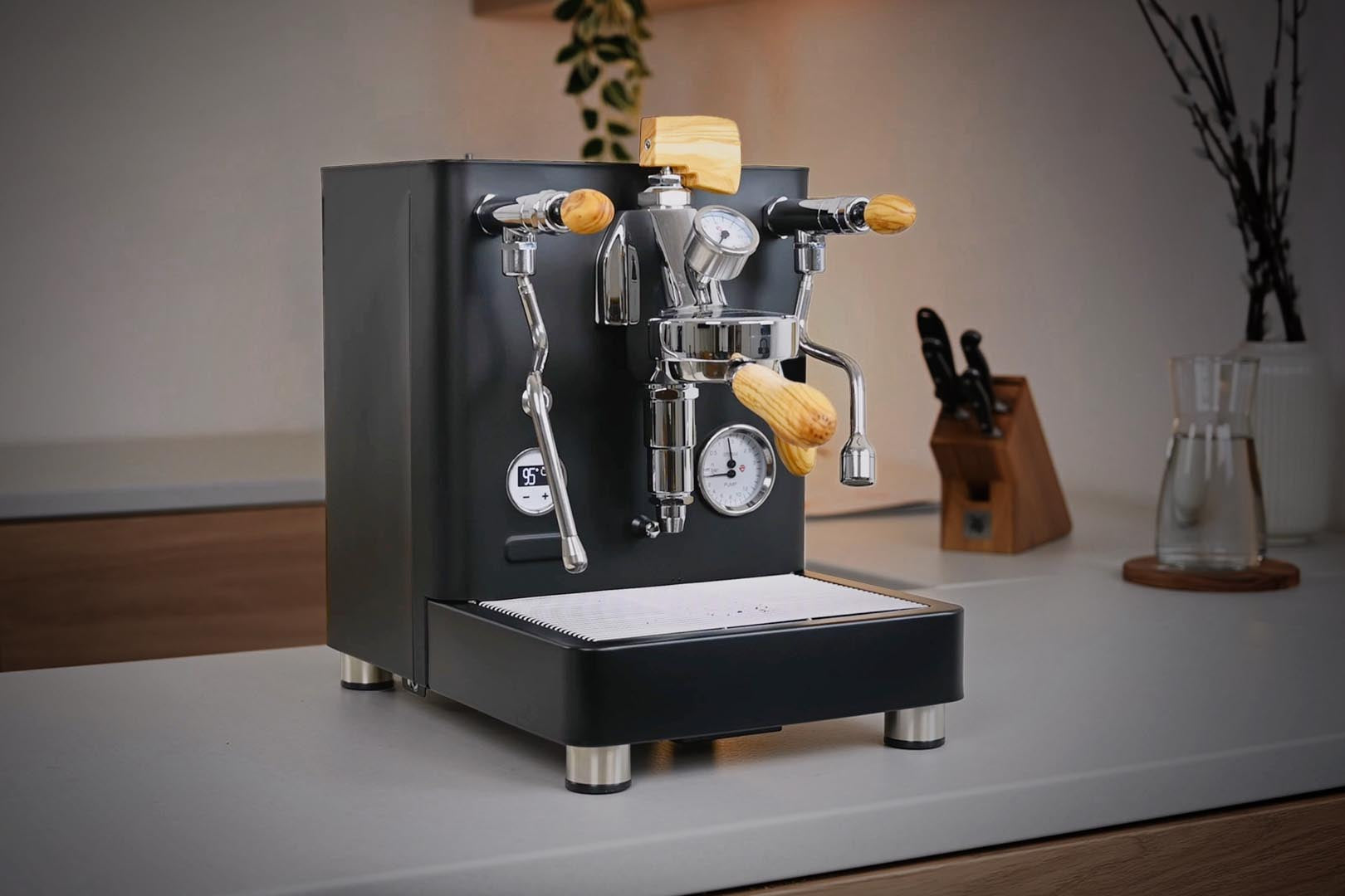 Lelit Bianca V3 PL162T - "Obsidian"